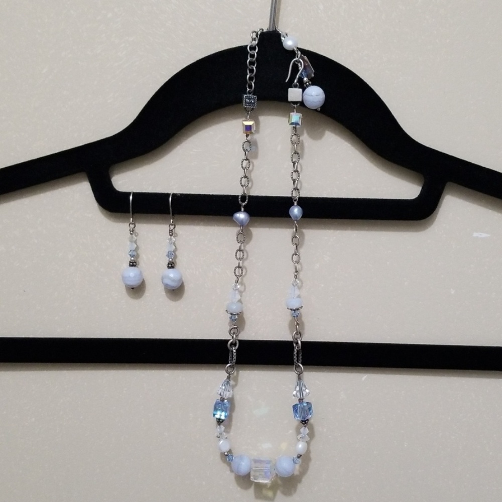 Necklace and earring set